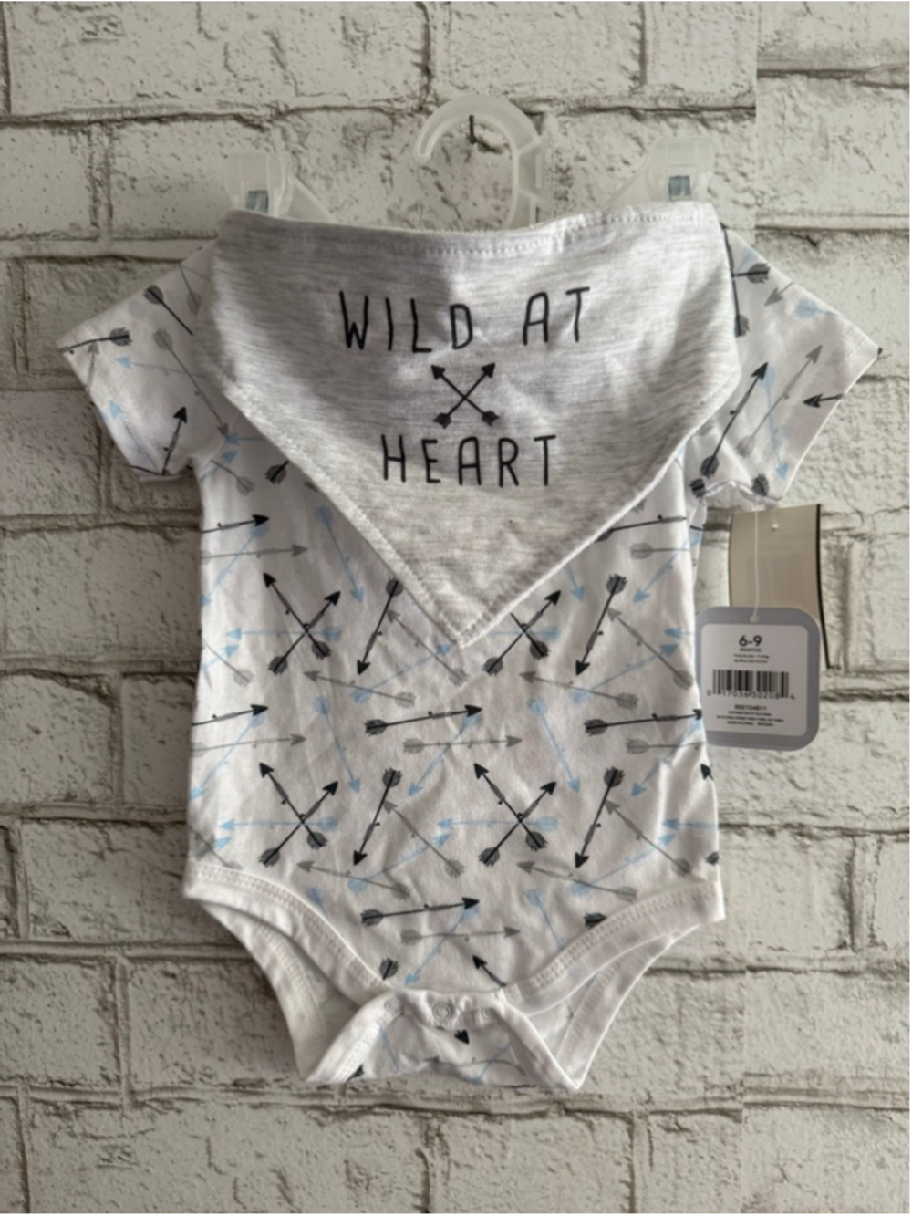 NWT Rene Rofe Baby 2 Piece Body Suit and Bib Set size 6-9 months Blue White